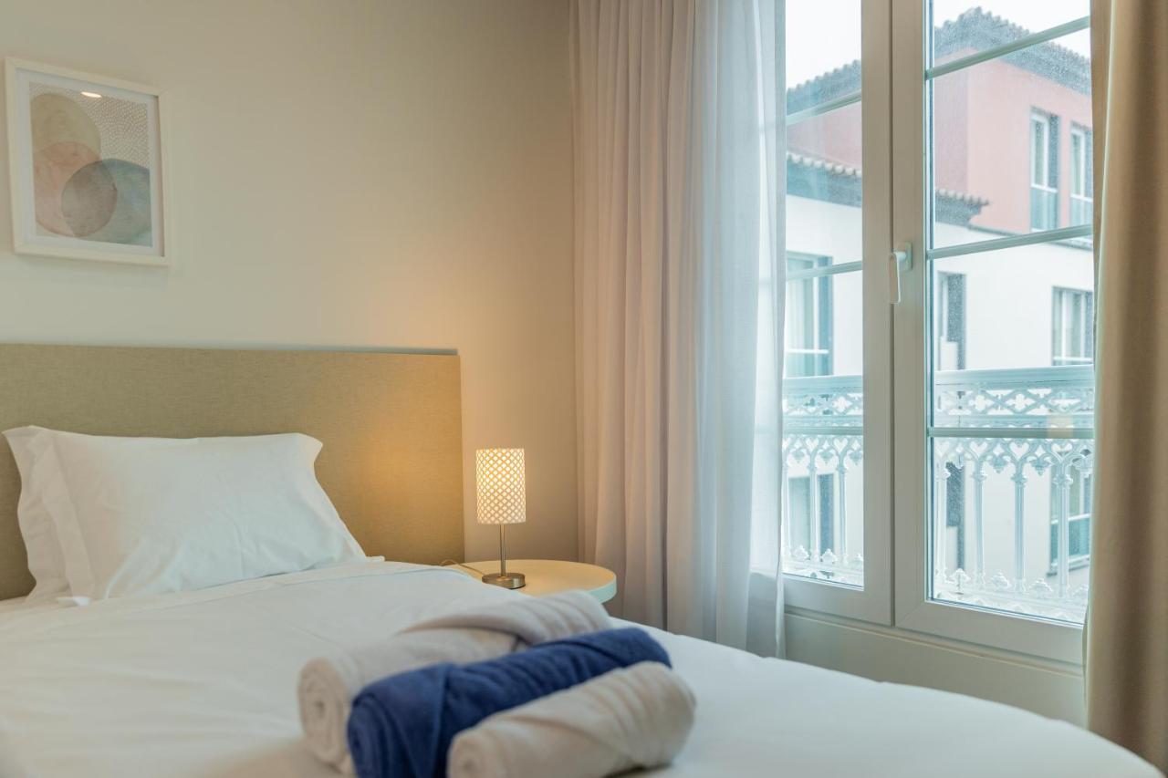 Downtown Pdl Premium Διαμέρισμα Πόντα Ντελγκάντα Εξωτερικό φωτογραφία